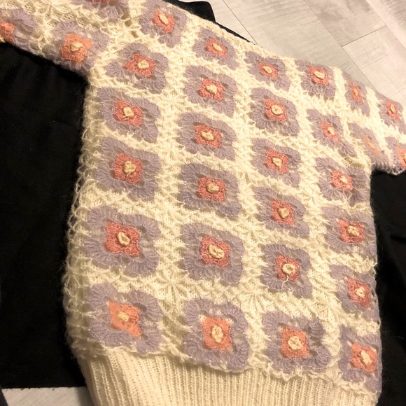 NEW Crocheted Knit Peach/Purple Pattern Cardigan Sweater - Picture 5 of 15